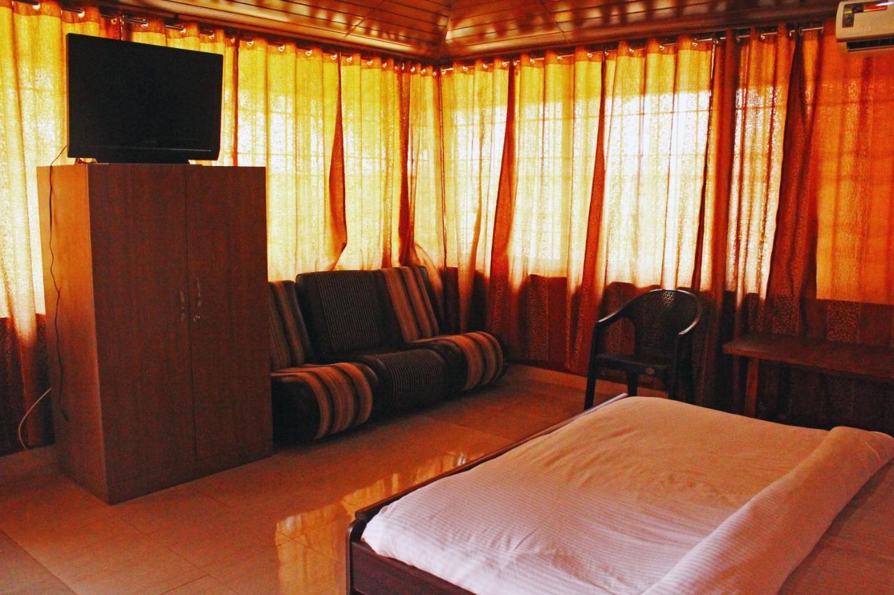 Cs County Resort Sakleshpur Luaran gambar