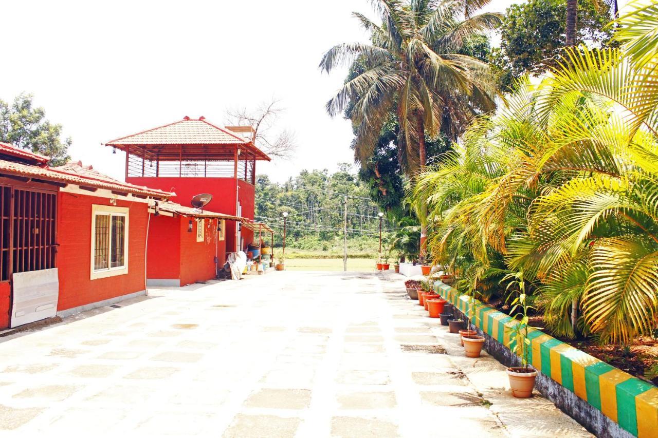 Cs County Resort Sakleshpur Luaran gambar